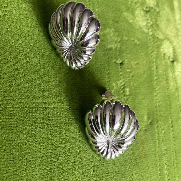 Givenchy Silver Shell Earrings - Picture 1 of 6